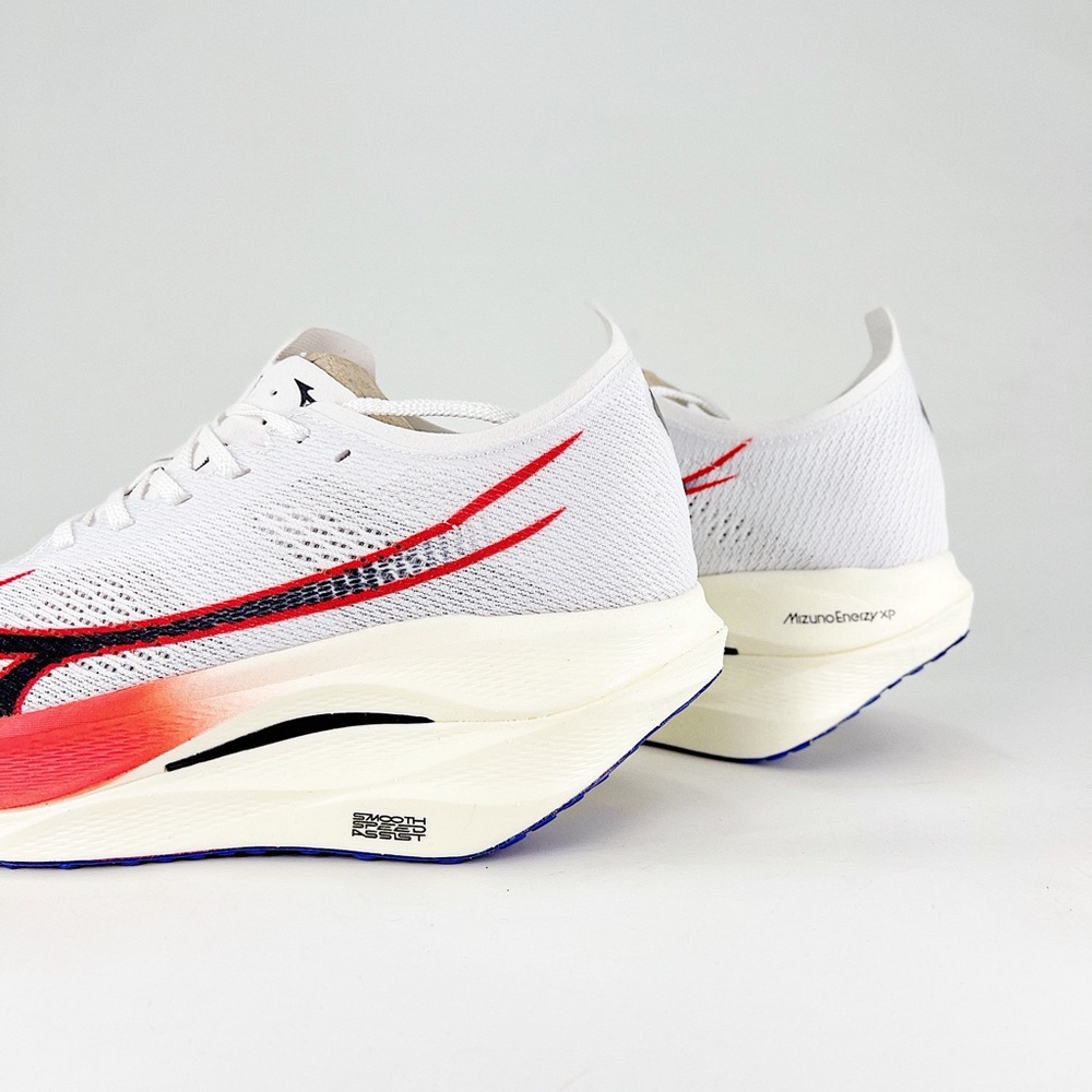 Mizuno Wave Rebellion Pro 3